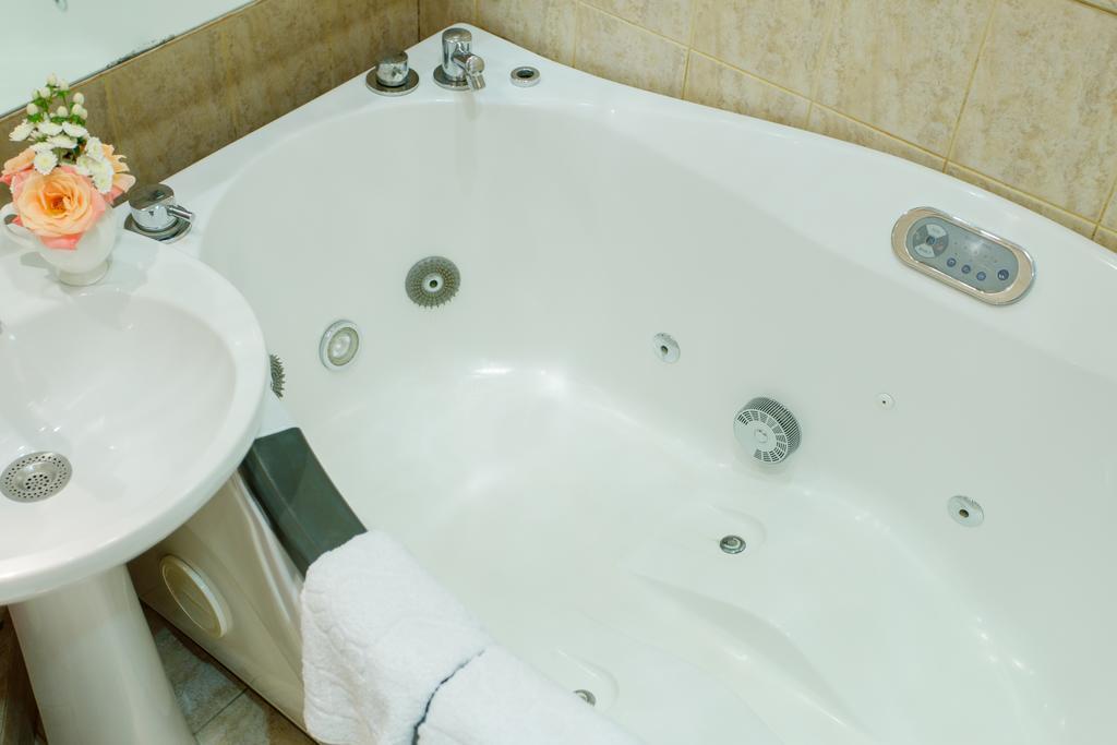 Studio De Luxe With Jacuzzi Sumy Exterior foto